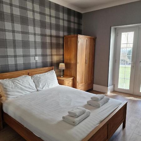 Broadway House Bed & Breakfast Лаарн Екстериор снимка