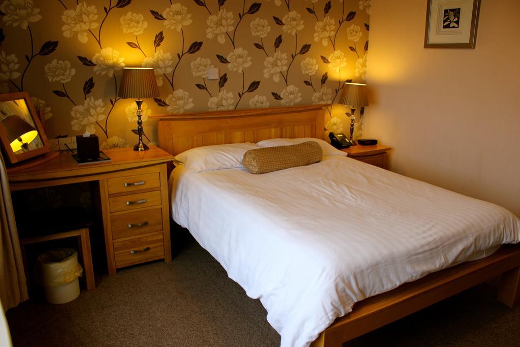 Broadway House Bed & Breakfast Лаарн Стая снимка