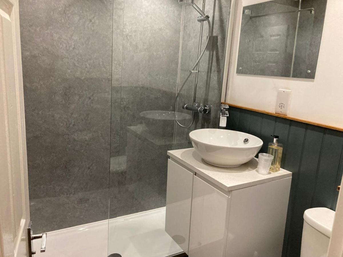 Broadway House Bed & Breakfast Лаарн Екстериор снимка