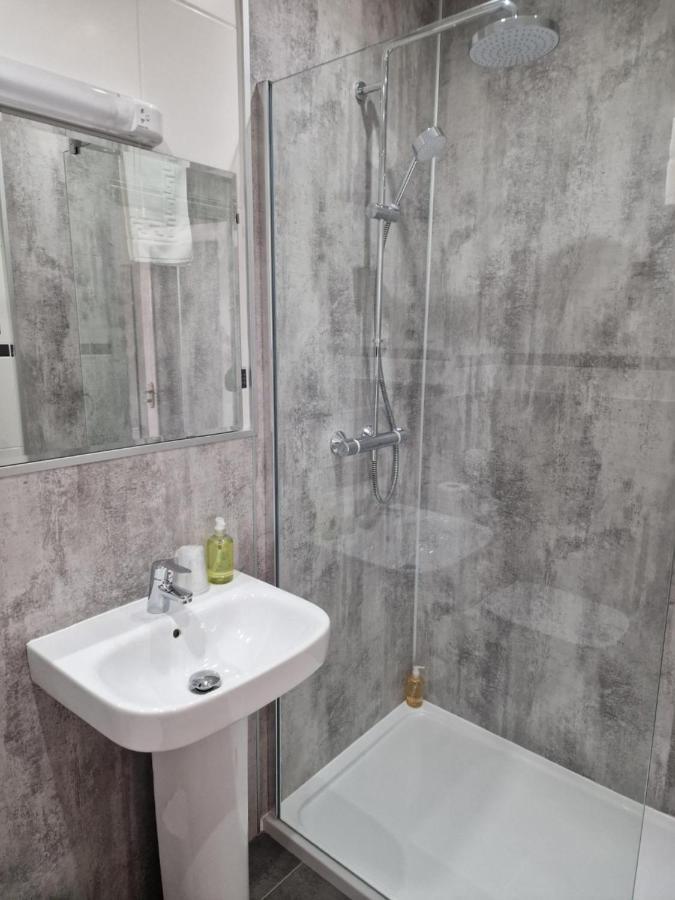 Broadway House Bed & Breakfast Лаарн Екстериор снимка