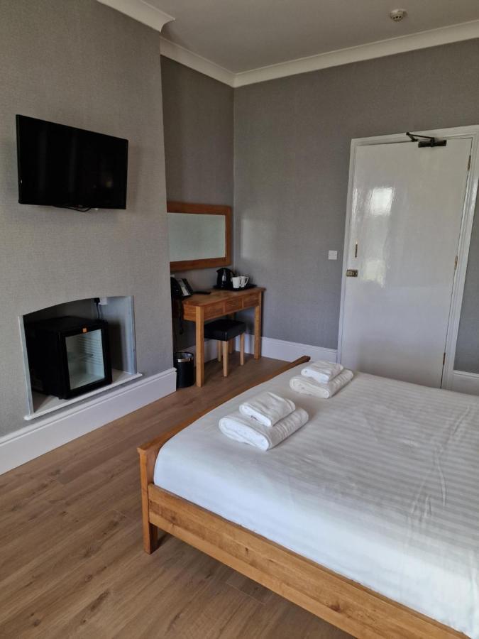 Broadway House Bed & Breakfast Лаарн Екстериор снимка