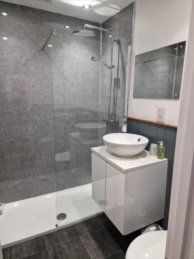 Broadway House Bed & Breakfast Лаарн Екстериор снимка